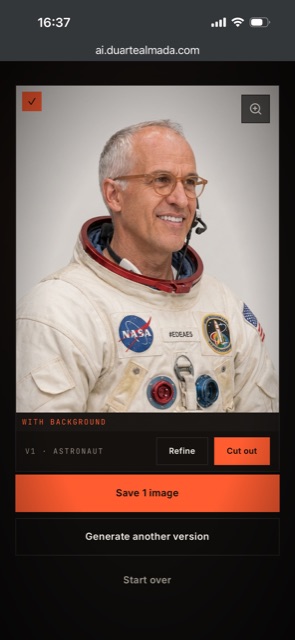 Personas on iPhone — the same face as an astronaut